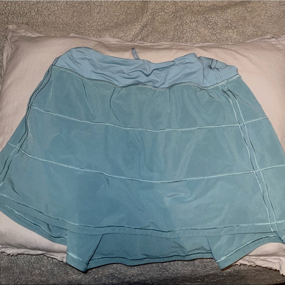 Size 8 pace rival mid skirt 15” lululemon skirt
